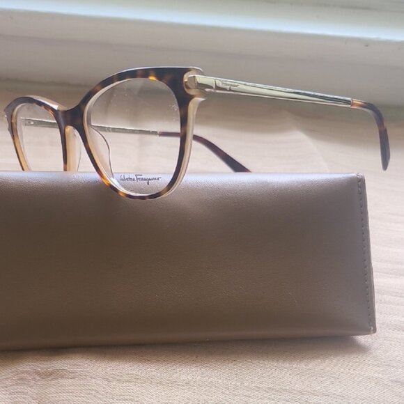 NEW & AUTHENTIC EYEGLASSES FERREGAMO MODEL SP2763 SIZE 53-17-140, TORTOISE - Picture 1 of 3